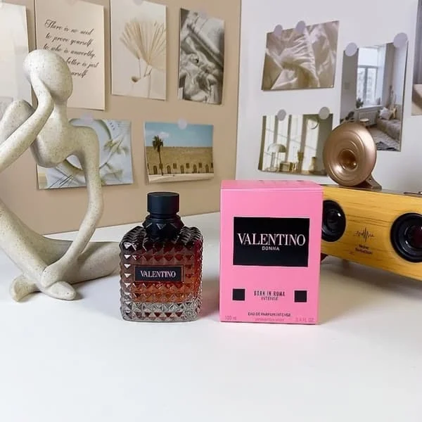 Valentinos Donna Born in Roma Intense / Born in Roma Coral Fantasy Eau de Parfum 100ml