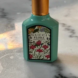 Gucci Flora Gorgeous Jasmine parfym