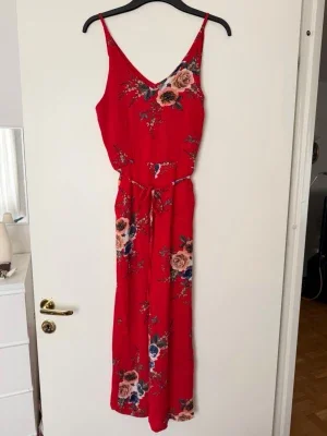 Röd byxdress