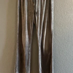 Grå mjukisbyxor i velour från Gina Tricot
