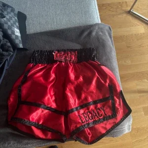 Röda Legacy boxningsshorts