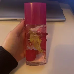 Green Tea Pomegranate Eau de Toilette från Elizabeth Arden