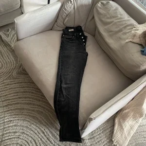 Svarta Levis 501