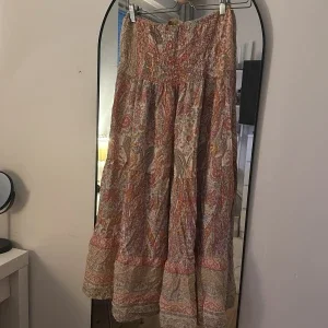 Långkjol från Marta de Chateau