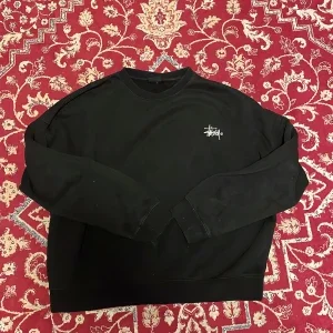 Oversized Stüssy sweatshirt