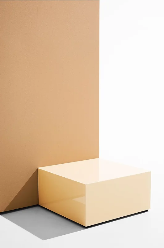 Pastill - Pop bord i farget glass 60x60 cm - Beige - Sofabord - Fra Homeroom