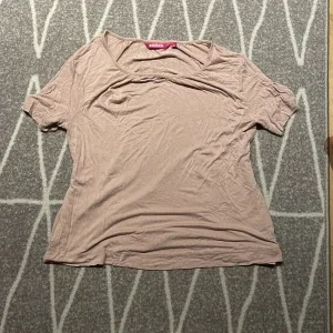 T-shirt från indiska