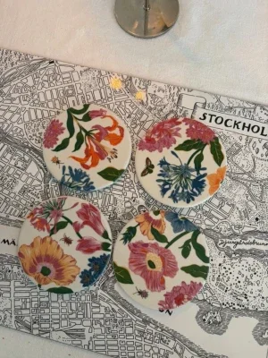 H&M Home Färgglada blommiga glasunderlägg