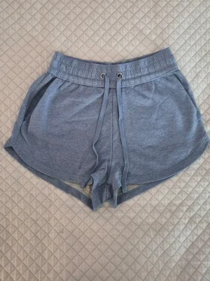 Blå mjukisshorts