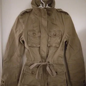 Beige parkas / sommarjacka / vårjacka / cargojacka / utilityjacka. Strlk: XS. Felfri.