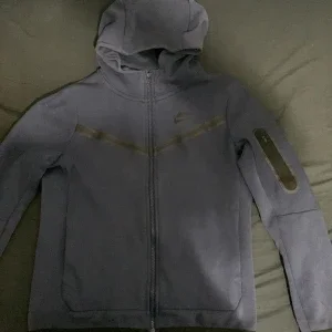 Nike tech fleece