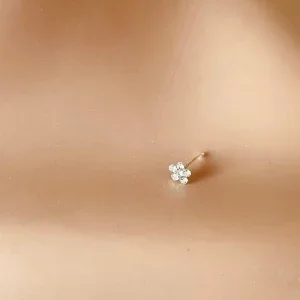 By prisförslag- näspiercing med diamant blomma