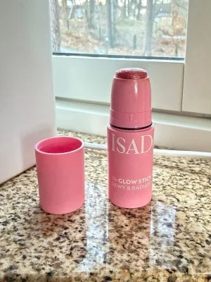 Isadora Glow Stick Dewy & Radiant