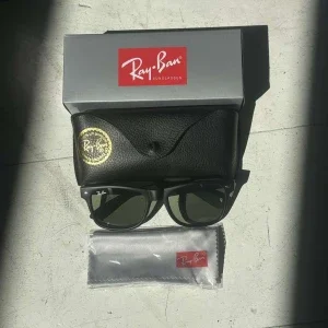 Svarta Ray-Ban solglasögon