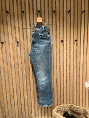 Blå raka jeans från Jack and Jones Clark