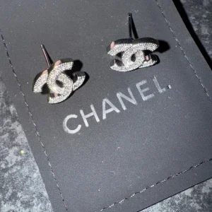 Chanel örhängen