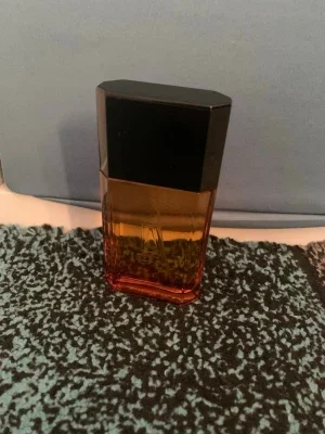 Azzaro Amberfärgad Parfymflaska