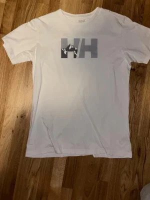 Vit t-shirt från Helly Hansen