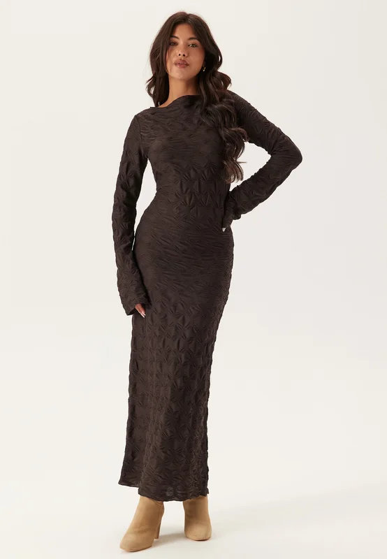BUBBLEROOM - Structure Long Sleeve Midi Dress - Brun - Midiklänning