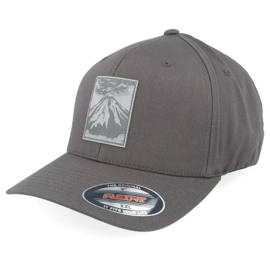 Wild Spirit - Grå flexfit Caps - Vulcano Grey Patch Dark Grey Stretch Fit @ Hatstore