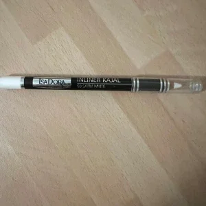 IsaDora Inliner Kajal 50 Satin White