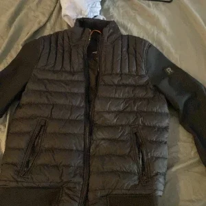 Rock and blue cardigan jacka