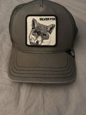 Grå truckerkeps Silver Fox Goorin Bros