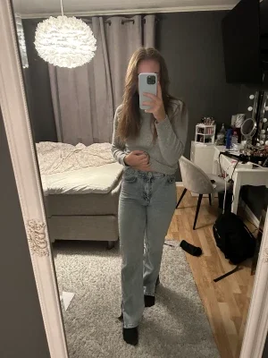 Slit jeans