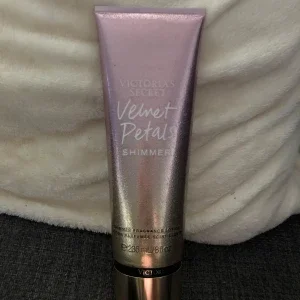 Victoria's Secret Velvet Petals Shimmer