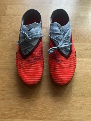 Nike Phantom Elite fotbollsskor storlek 43