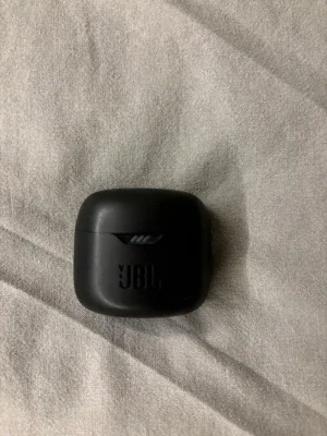 JBL hörlurar