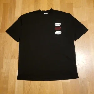 Svart t-shirt från Hoodrich