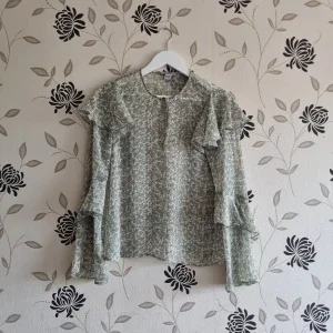 H&M grön blus, Strl: 34/XS