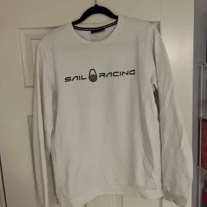 Vit tröja från Sail Racing
