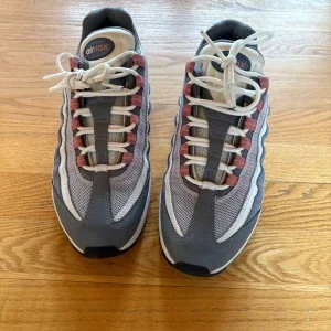 Nike Air Max 95 grå/vit sneakers