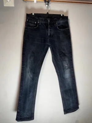 Mörkblå jeans från Nudie Jeans