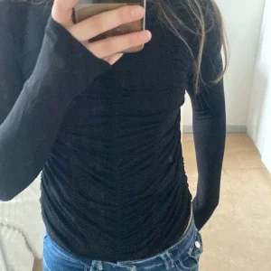 Olika billiga tröjor