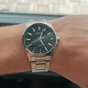 Seiko klocka med grön urtavla