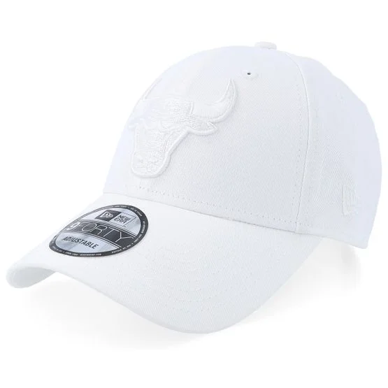 New Era - NBA White adjustable Lippis - Chicago Bulls NBA Essential 9FORTY White/White Adjustable @ Hatstore