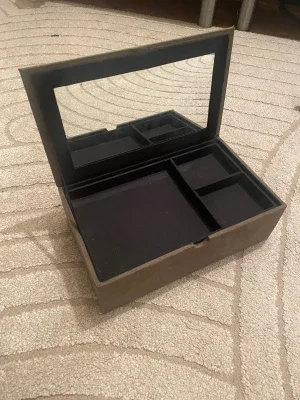 Smyckeskrin med spegel från Zara Home