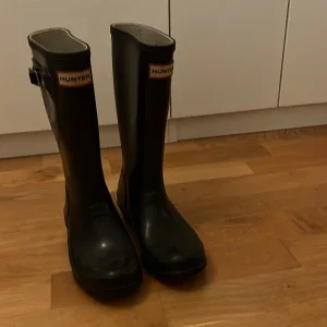 Svarta Hunter stövlar i gummi