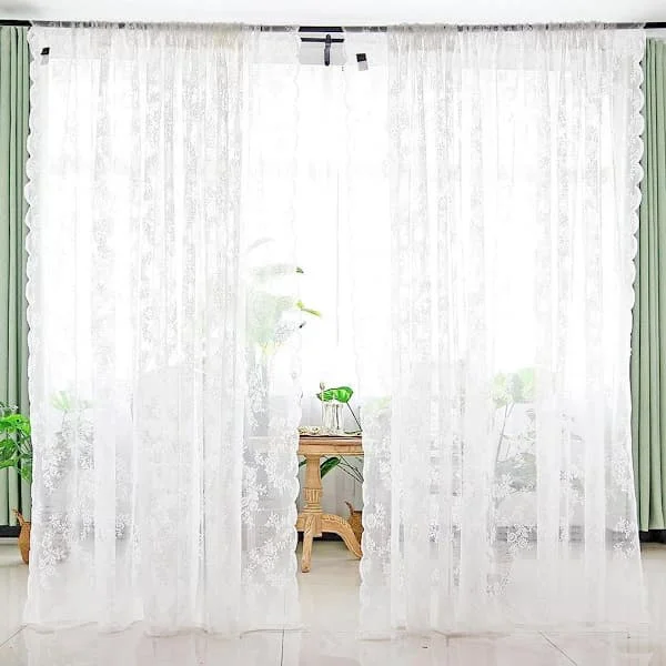 Hvit blonde gardin med blomsterbroderi, voile gardin med stanglommer KLB{ROG}
