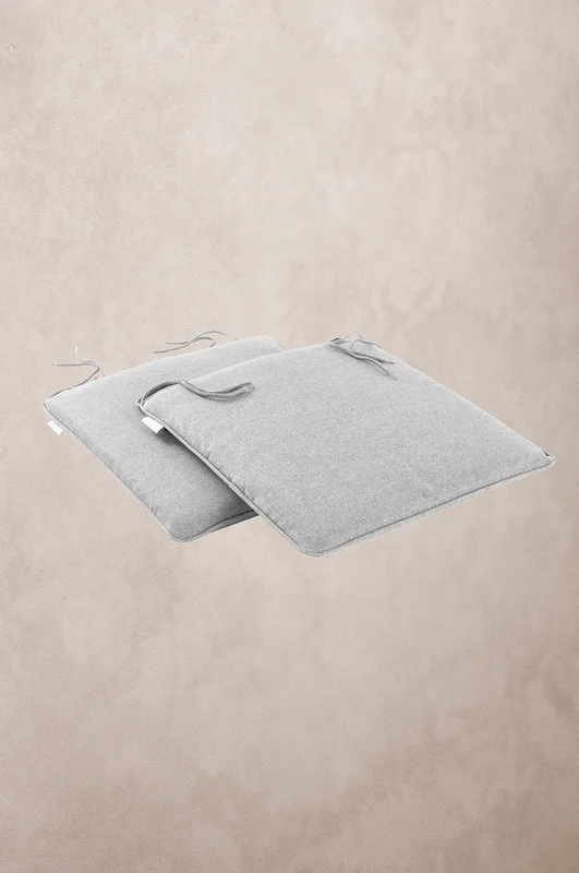 Jotex - Sittdyna Karmstol 2-pack Ljusgrå NERJA - Köp Stolsdynor & sittkuddar hos Jotex