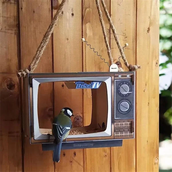 Fuglemater for utendørs oppheng, fuglemater i tre med TV-formet fuglemater, hagedekorasjon, gave til fugleelskere