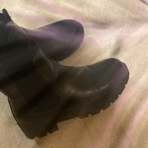 Chelsea boots