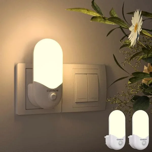 Nattlampe for stikkontakt, 2-pakning sensor LED-lampe, automatisk lysstyrke dimbar, varmhvit nattlampe for hall, trapper, soverom og mer