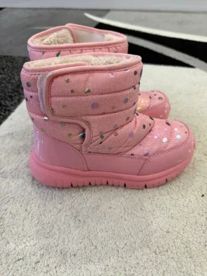 Rosa vinterkängor med glitterprickar