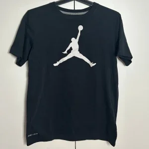 Svart Jordan Dri-FIT t-shirt