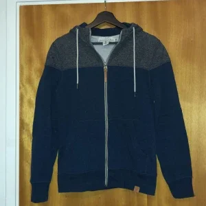 Navy zip up hoodie