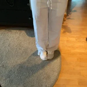 lågmidjade linnebyxor vita